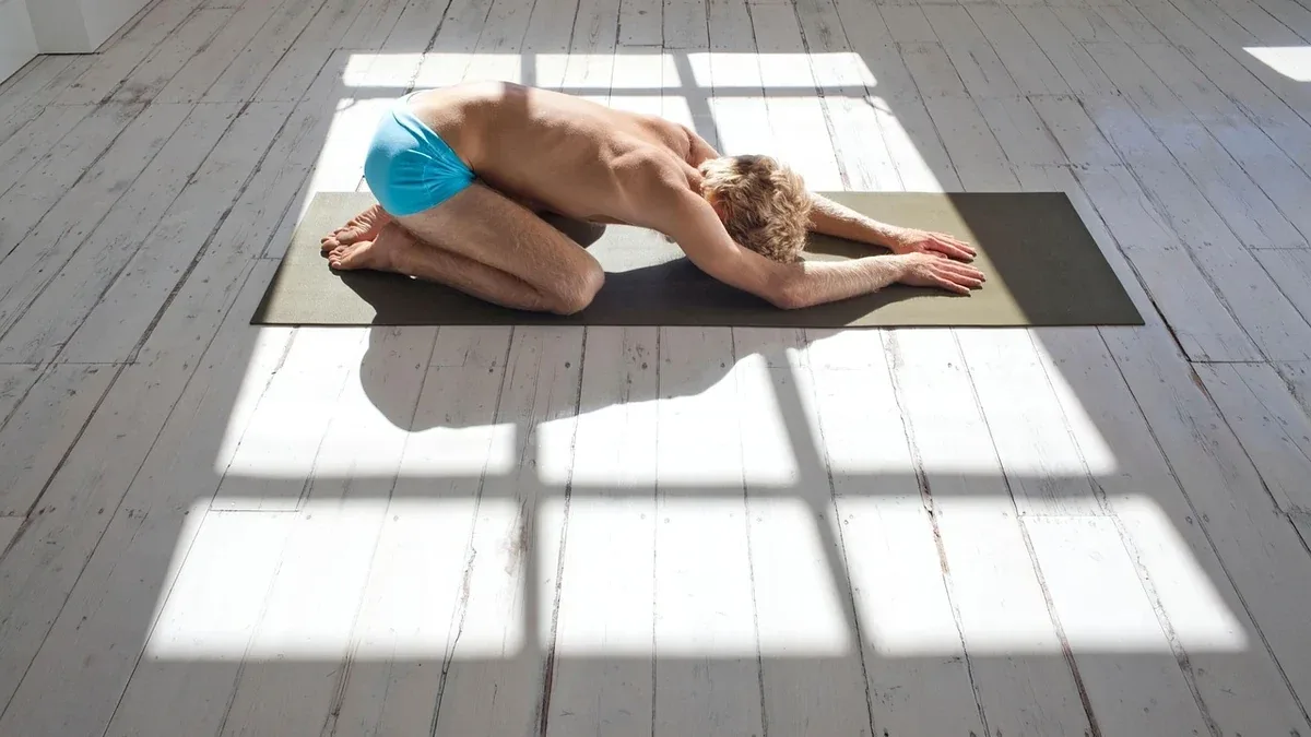 Una pratica yoga per principianti con soltanto cinque posizioni